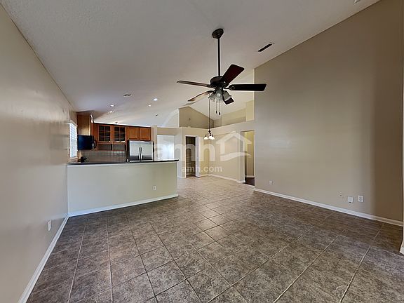 5th image of 804 Templeton Ln