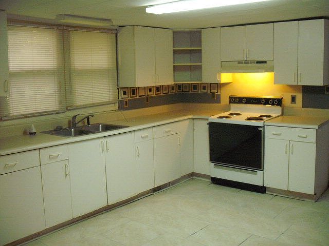 1st image of 505 College St