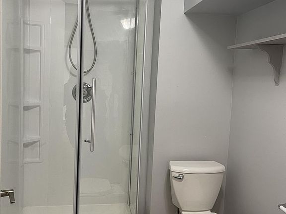 4th image of 9707 103rd Ave #6