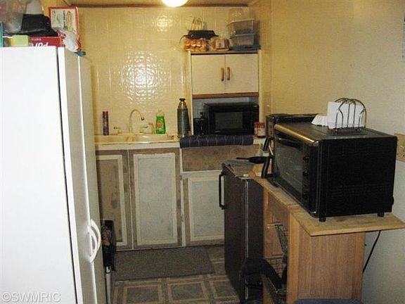 2nd image of 153 S Lester Ave