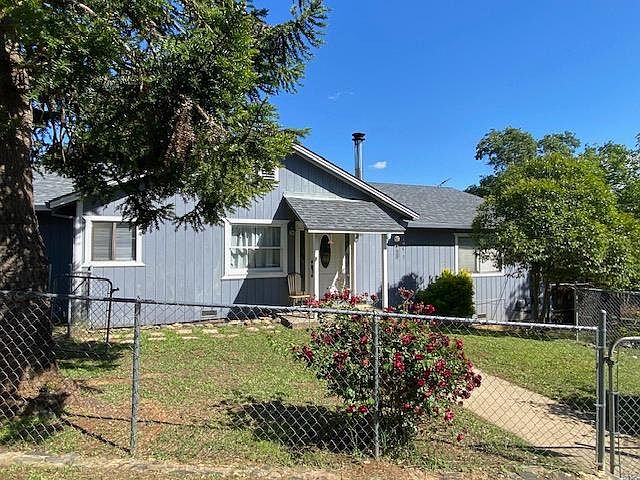 1st image of 270 Pixley Ave