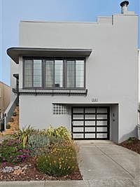 4th image of 381 Teresita Blvd