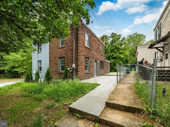 71 Wood St, Coatesville, PA 19320
