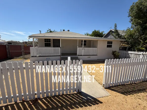 1119 1/2 Hoag Ave, Sanger, CA 93657