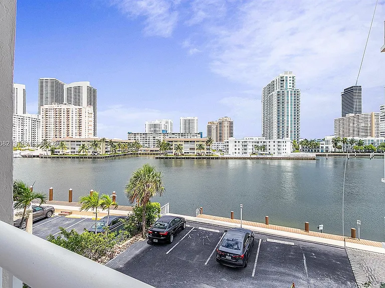 121 Golden Isles Dr #201 — Photo 33