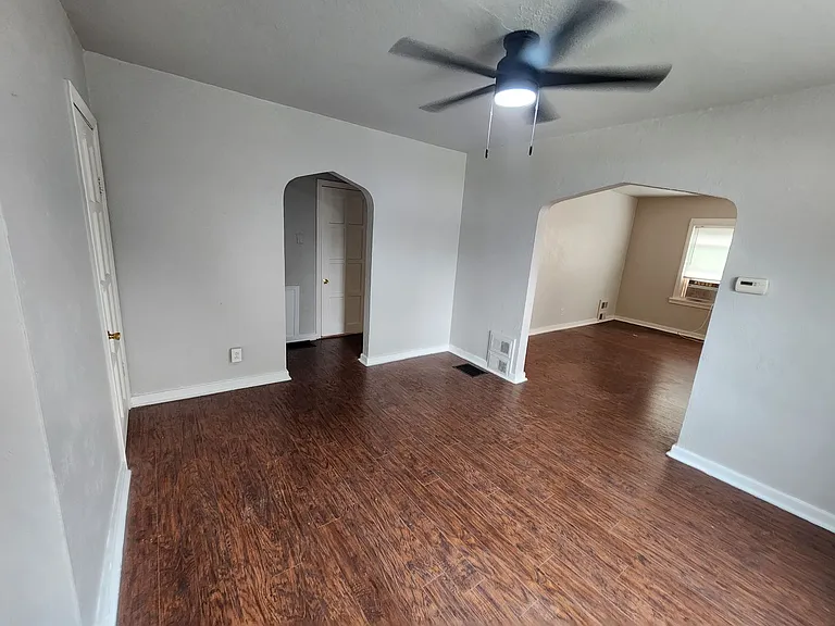 824 Oak St — Photo 7