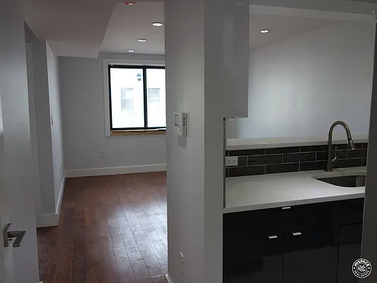 Rented by MySpaceNYC | media 33