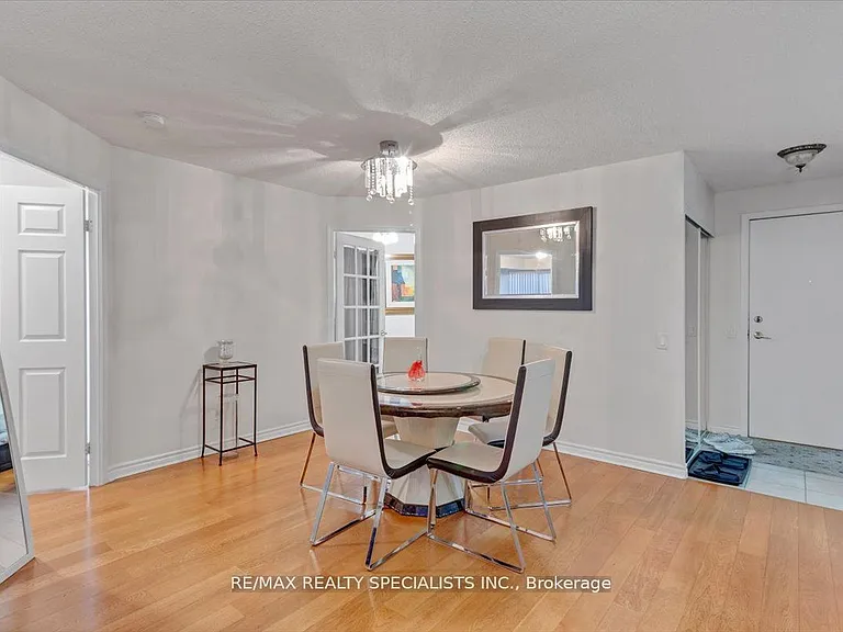 25 Kingsbridge Garden Cir #1720 — Photo 17
