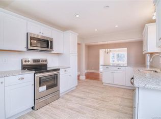 1437 Springwood Ln, Charlotte, NC 28210