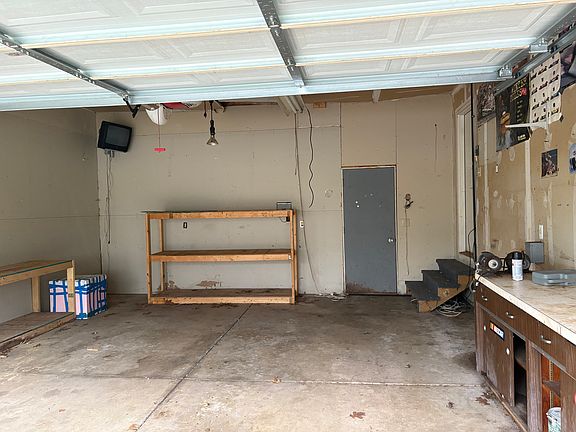 5th image of 9988 Sedlock Ave