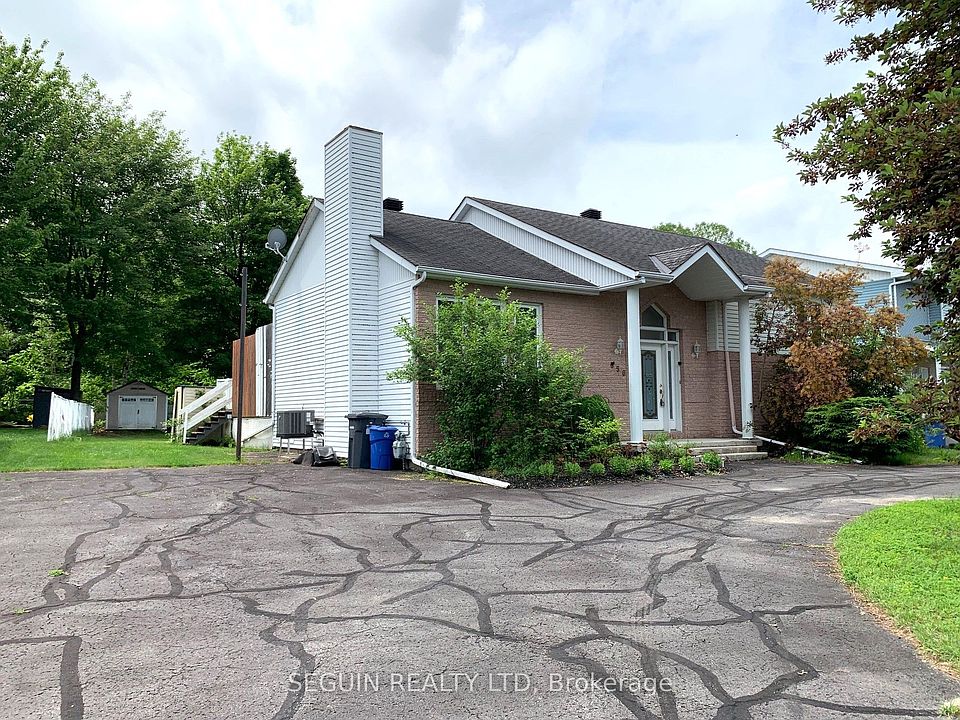 1st image of 650 Berthiaume St