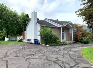 650 Berthiaume St, Hawkesbury, ON K6A3M1
