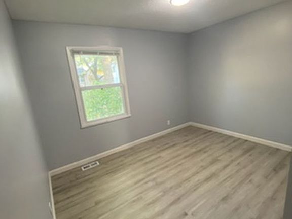 2nd image of 910 N Arapaho St #823710