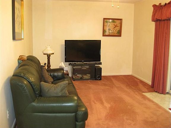 5th image of 7134 Chatlake Dr