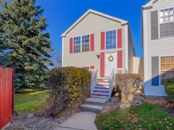1033 Symphony Dr, Aurora, IL 60504