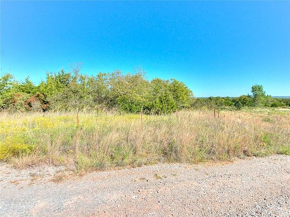 4th image of SE Ladd Avenue & 210th St