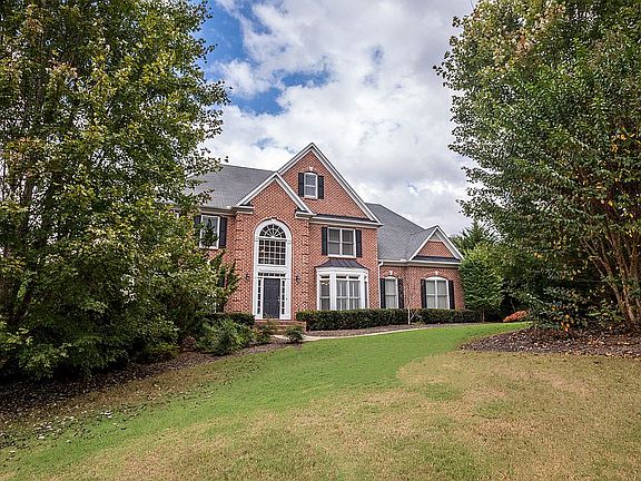 2nd image of 200 Glenrise Ct