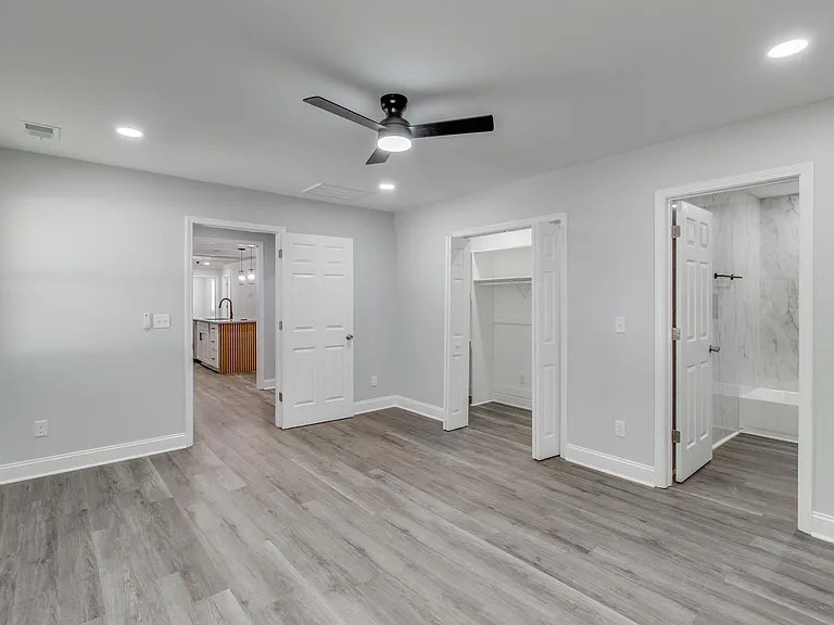 2327 Willow St — Photo 17