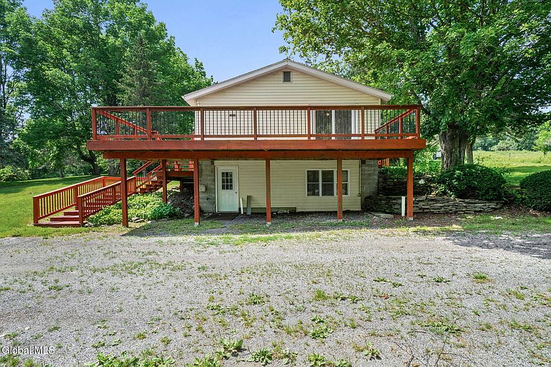 4th image of 286 Buck Hill Road