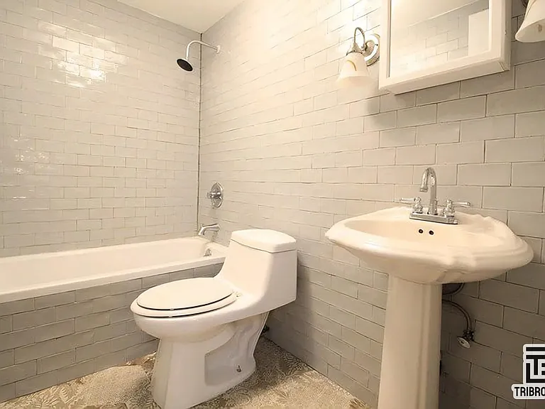 34 Granite St #1F — Photo 5
