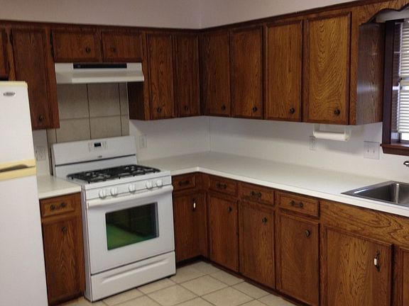 4th image of 3011 Longwood Ln