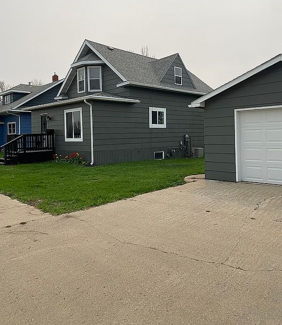 1st image of 114 13th St N