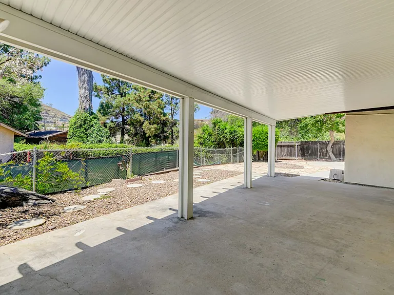 1531 Sundale Rd — Photo 8