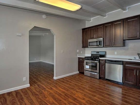 5th image of 2351 Glen Way