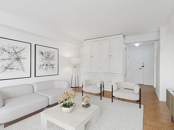 3rd image of 305 E 72nd St APT 4GS