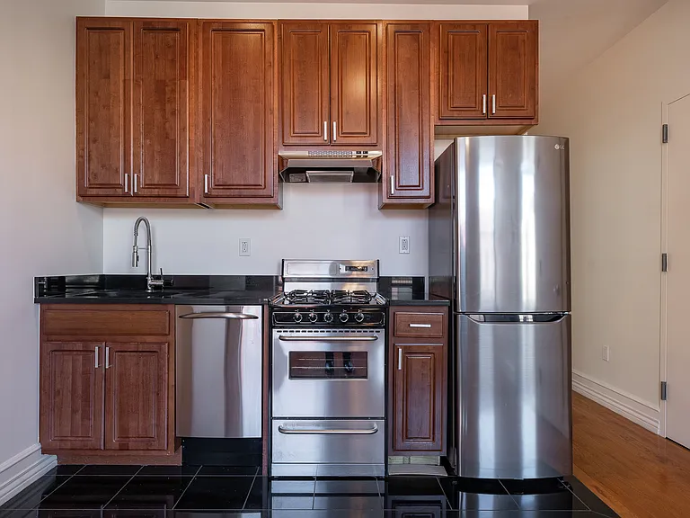 10 W 103rd St #5A — Photo 2