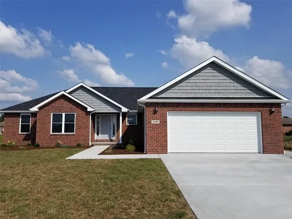 1707 Bell Ford Dr W, Seymour, IN 47274