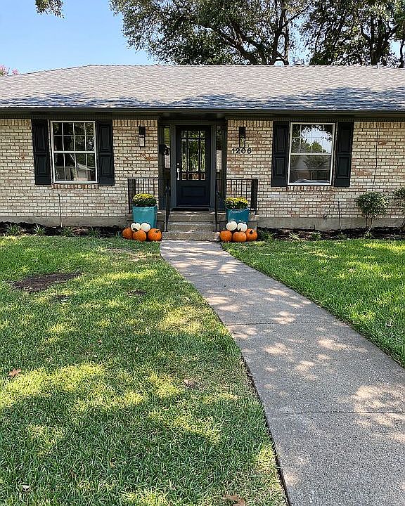 1st image of 1206 N Cottonwood Dr