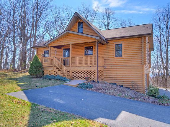 2nd image of 1410 Hillcrest Dr