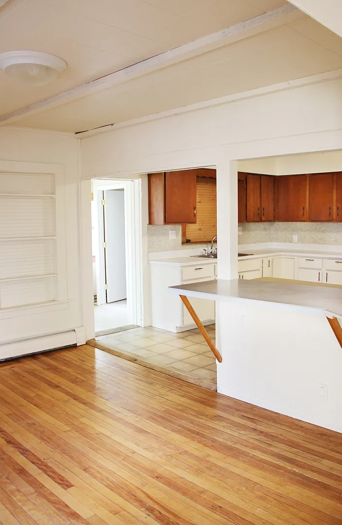45 Peru St, Burlington, VT | 4 Bedroom House Near Downtown & UVM | June 2027 — Photo 2