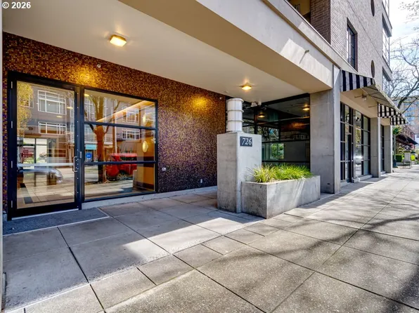 726 NW 11th Ave APT 104, Portland, OR 97209