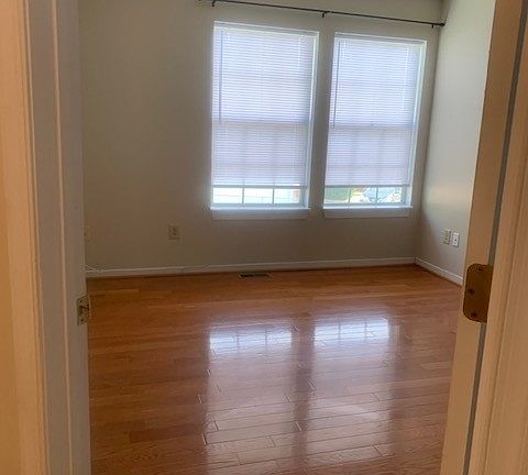 3rd image of 4100 Montclair Rd