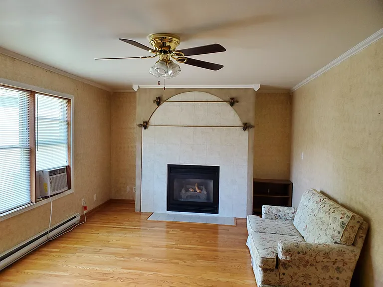 641 Benjamin Ct — Photo 3