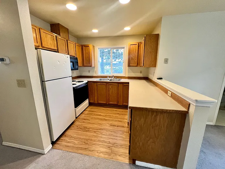 209 E 18th Ave #B28 — Photo 6