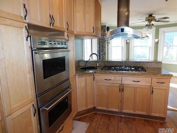 4th image of 39 Maple Ave
