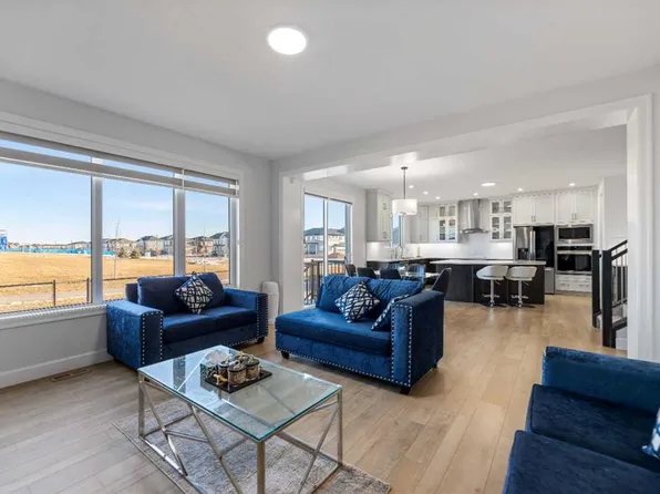 1116 W Southwinds Grn SW, Airdrie, AB T4B 5S3