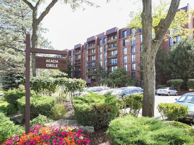 111 Acacia Dr UNIT 202, Indian Head Park, IL, 60525