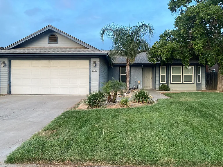 2385 Fernwood Dr — Photo 2