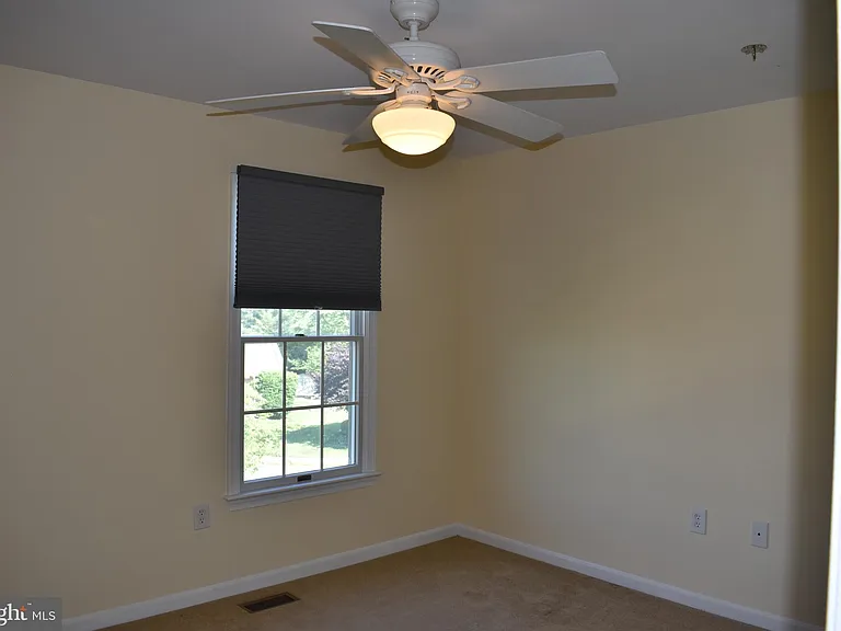 2174 E Greenleaf Dr — Photo 19