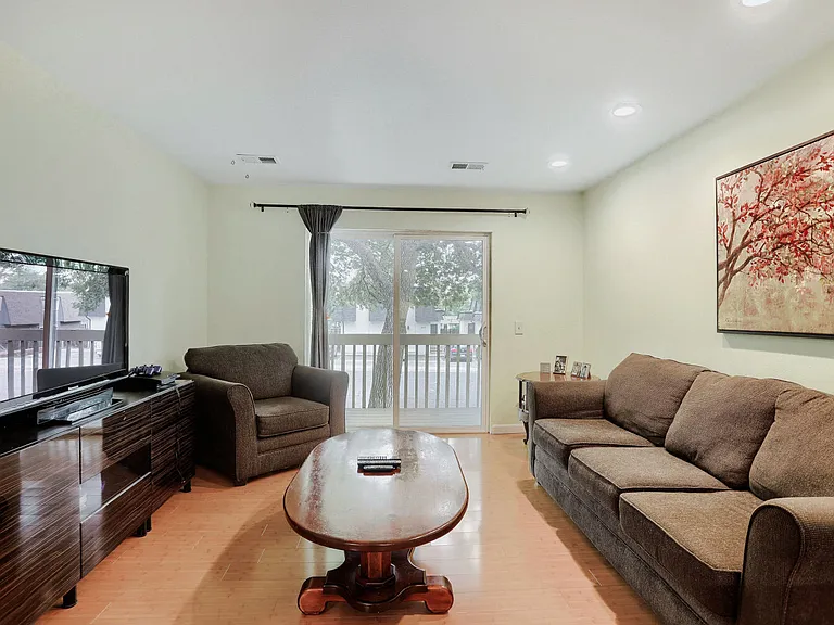 1611 Garfield Ave #12 — Photo 3