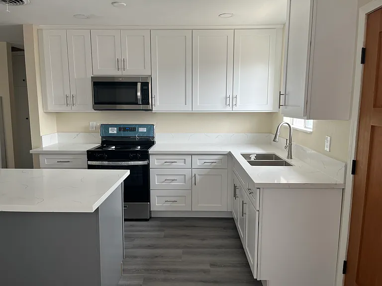 7777 Colwyn Ave — Photo 2