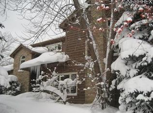 12 Sherwood Ct, Beachwood, OH 44122