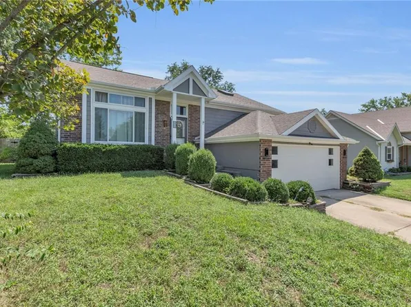 819 S 131st St, Bonner Springs, KS 66012