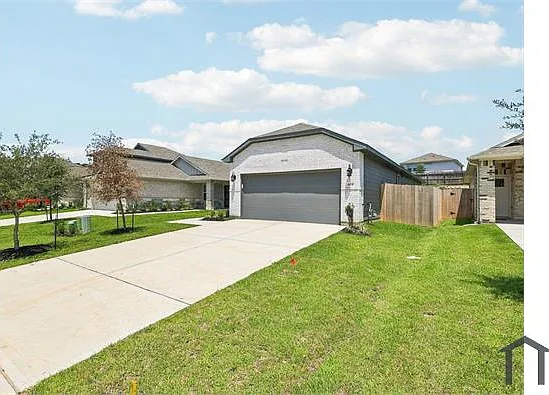 3 bed, 1426 sqft, $2,000 — Photo 2