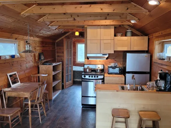 2 Spur Rd, Garden Valley, ID 83622