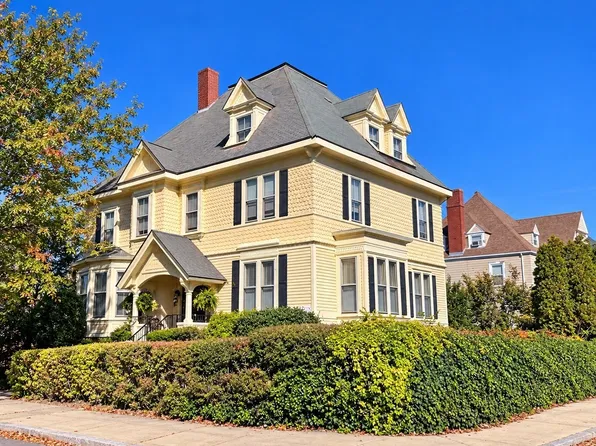 216 Prospect St, Fall River, MA 02720
